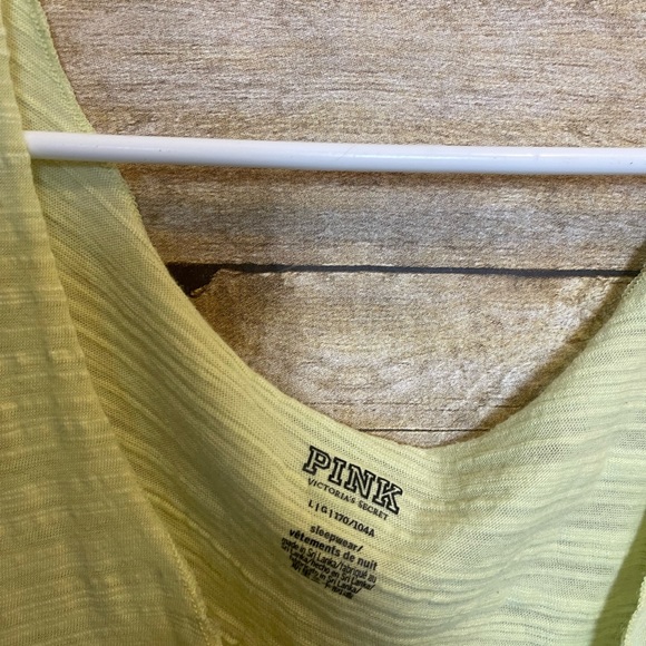 Victoria’s Secret pink my puppy is cuter than yours 🛍 - Picture 2 of 3